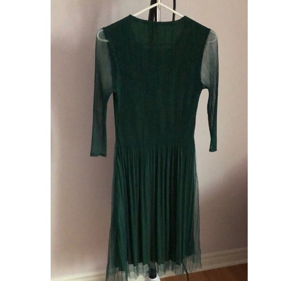 💕Host Picked💕 Emerald Green Dress - Picture 5 of 5